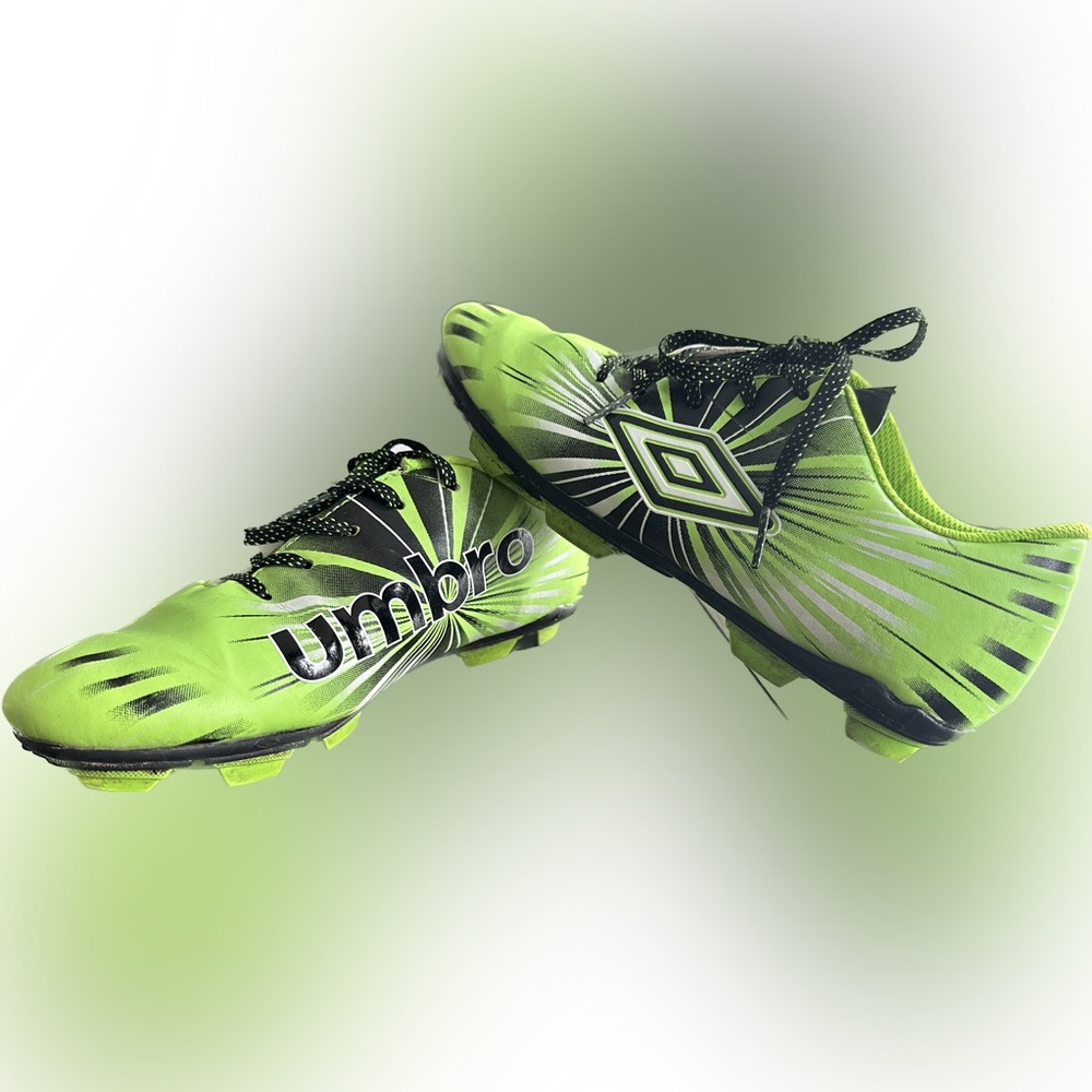 Boys Umbro Soccer Cleats